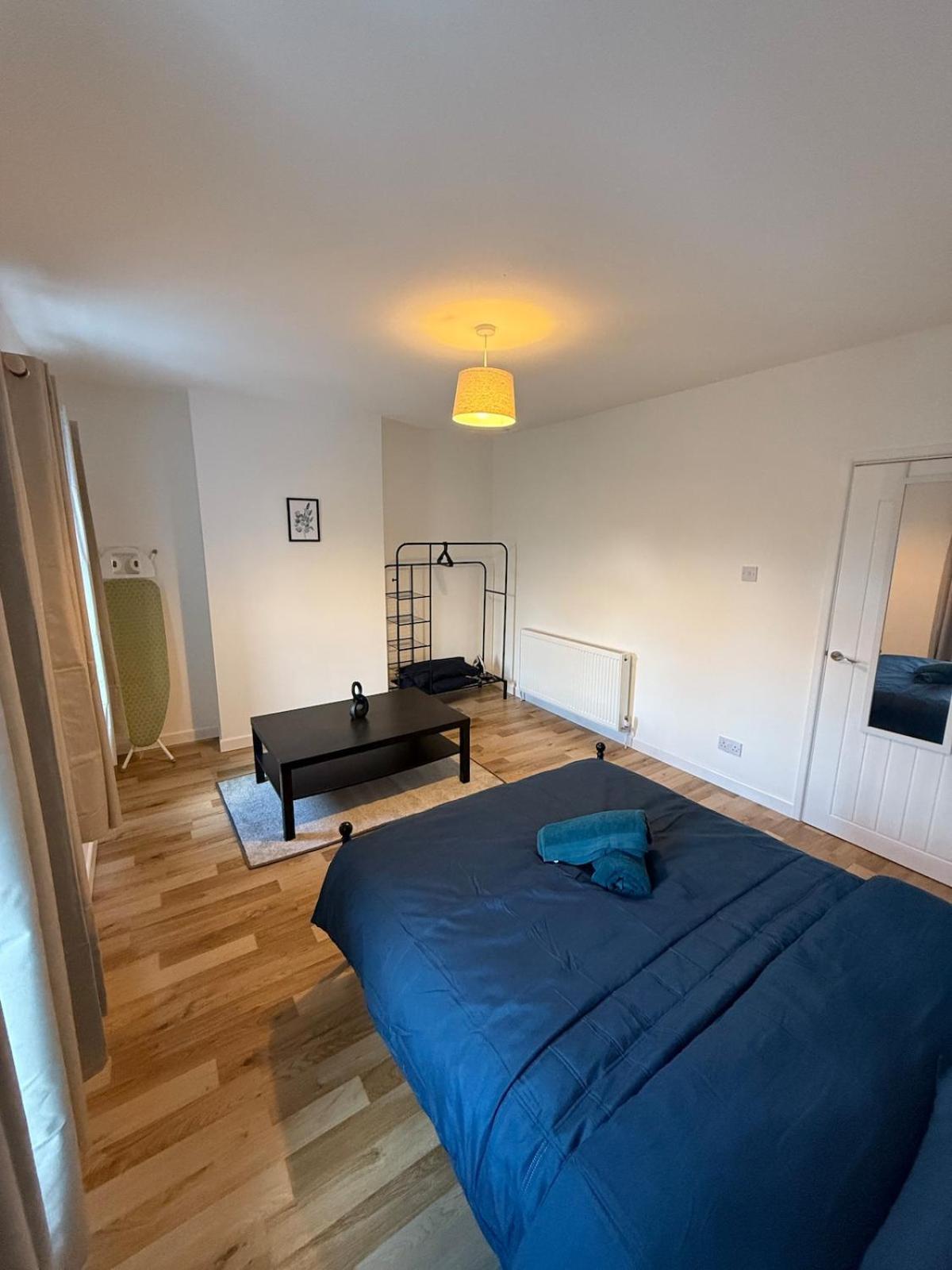 Charming 3-Bedroom House 카디프 외부 사진