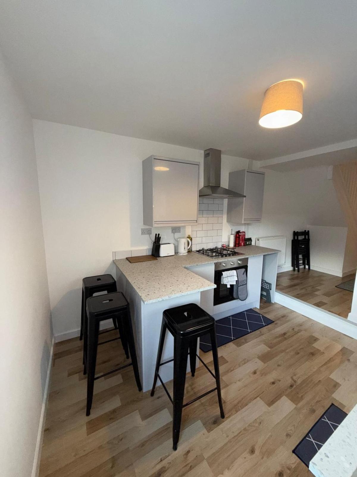 Charming 3-Bedroom House 카디프 외부 사진